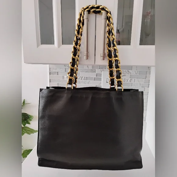 CHANEL Large CC Vintage Chain Tote w/GHW - Picture 3 of 15
